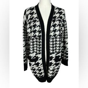 Aqua Black and White Houndstooth Cardigan Size XS